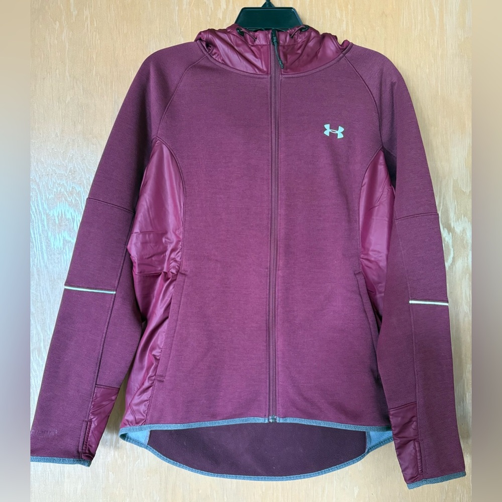 💜Under Armour Hooded Jacket
Size Medium 💜💜💜